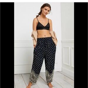 Anthropologie Navy and White Patterned Capris